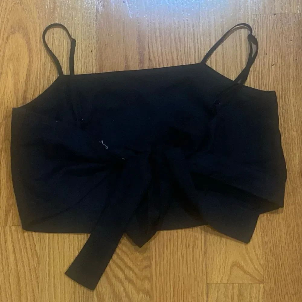 John Galt Crop Open Back/Scarf Tie Spaghetti Strap Black Size O/S(fits 2XS/S) - Picture 4 of 6